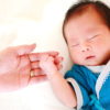 早産で生まれた低出生体重児（未熟児）とママの手